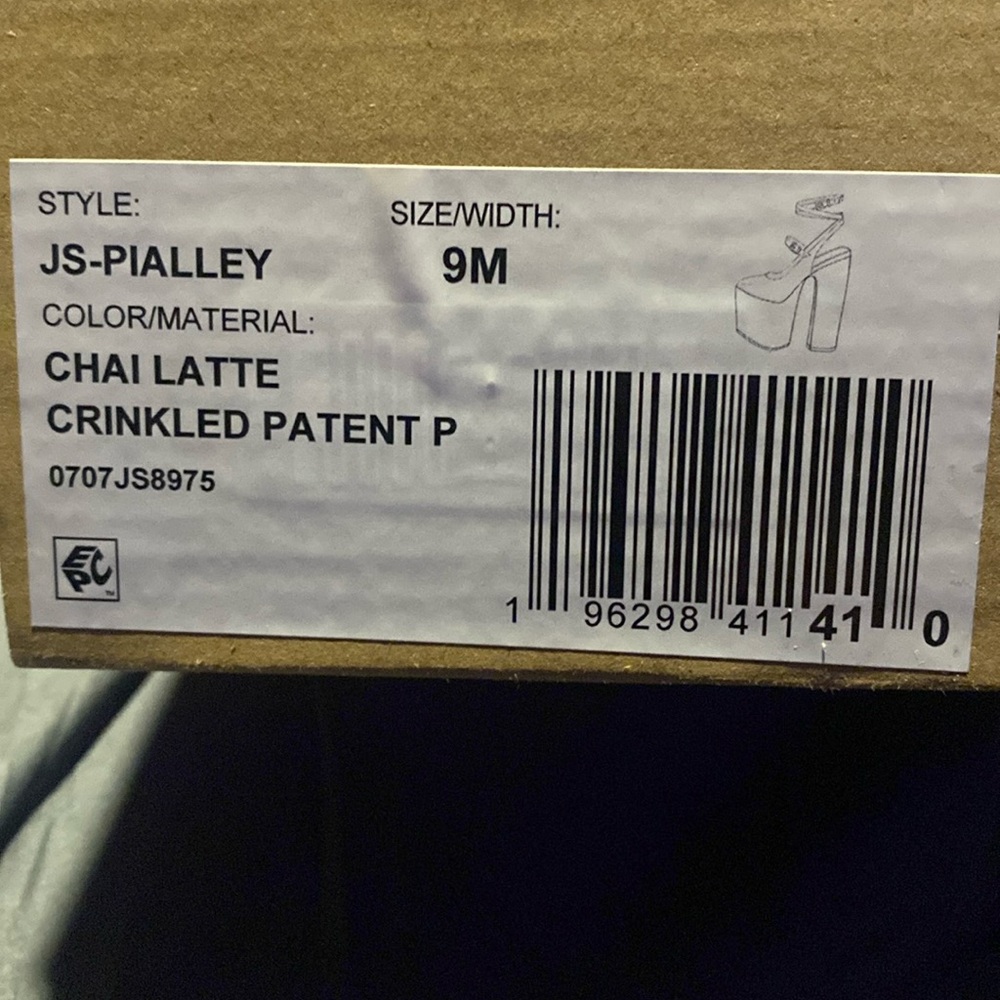 New Jessica Simpson PIALLEY platform heels print and Tan Size 9 . Sold separate